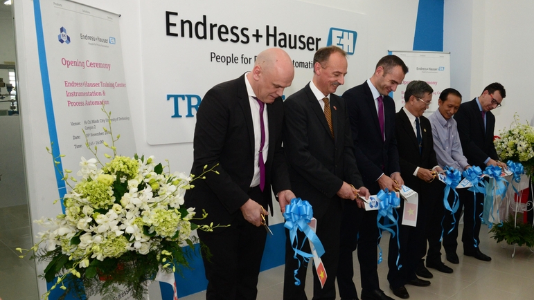 Endress+Hauser Training Center – HCMUT- Ribbon cutting