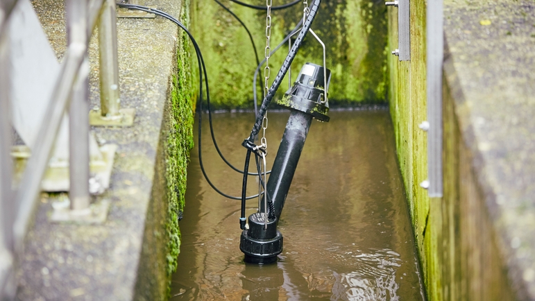 Cảm biến ISEmax CAS40D đo nitrát và ammoni trong nhà máy xử lý nước thải Stadtlohn.