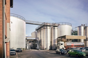 Oil storage tanks in an edible oil manufacturing company