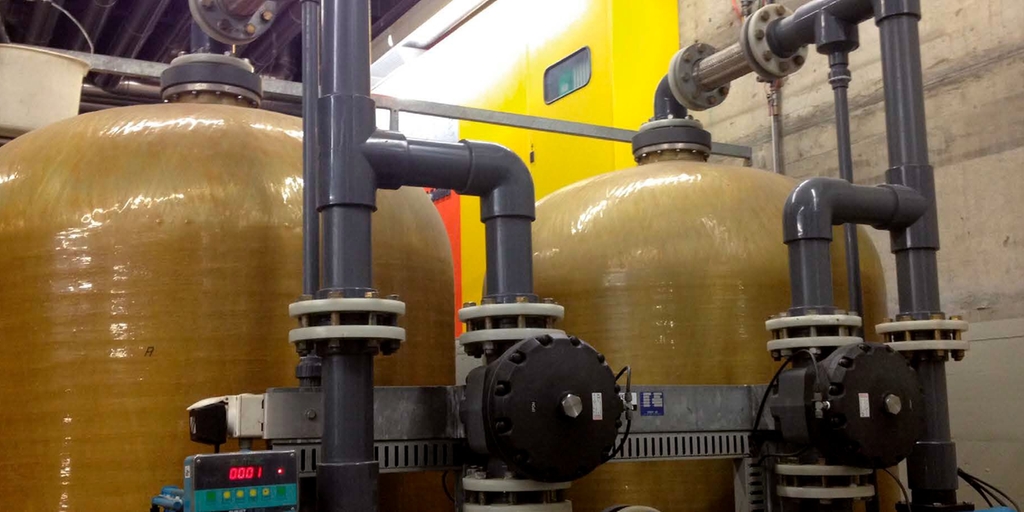 Steam condensate recycling