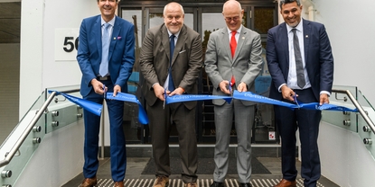 Opening of the new Endress+Hauser Australia building: cutting the ribbon.