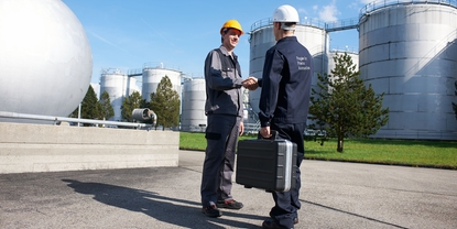 Việc quản lý tồn kho/chuỗi cung ứng là một trong những thách thức lớn nhất đối với các công ty hoạt động trong ngành công nghiệp hóa chất